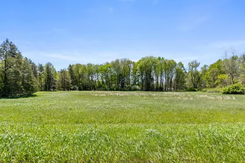792 Godfrey St SE, Lowell, MI 49331