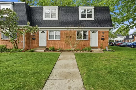 45315 Kensington St, Utica, MI 48317