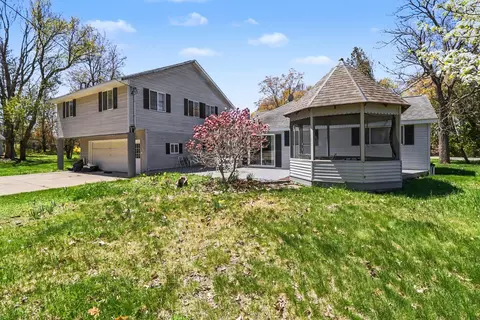 6665 Lakeshore Rd, Manistee, MI 49660