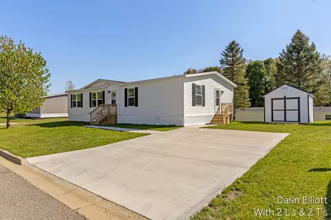 1133 Yeomans St #210, Ionia, MI 48846