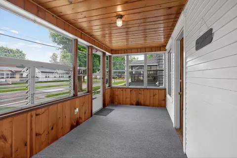 Exterior - 508 Orange St, Jackson, MI 49202 photo 4 of 12
