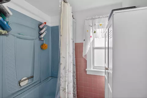 Bath - 508 Orange St, Jackson, MI 49202 photo 2 of 2