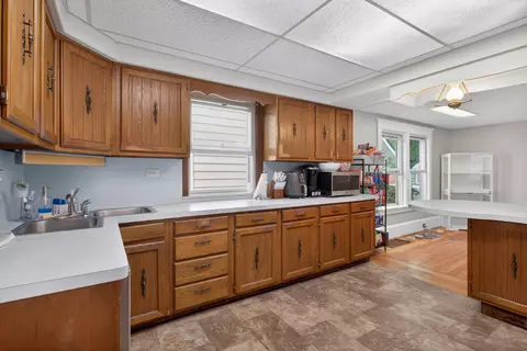 Kitchen - 508 Orange St, Jackson, MI 49202 photo 4 of 5