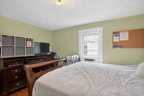 Bedroom - 508 Orange St, Jackson, MI 49202 photo 3 of 9