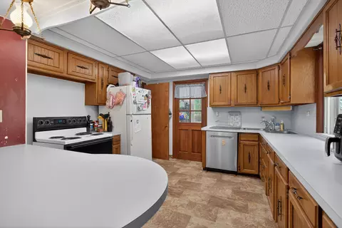 Kitchen - 508 Orange St, Jackson, MI 49202 photo 2 of 5