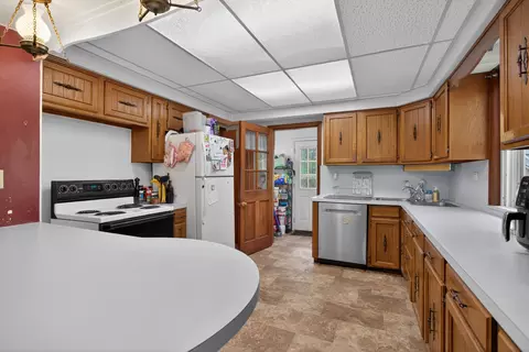 Kitchen - 508 Orange St, Jackson, MI 49202 photo 1 of 5