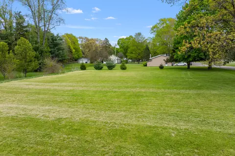 649 Adams St, Vicksburg, MI 49097