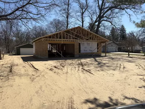 170 N 6th Ave, Fruitport, MI 49415