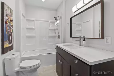 Bath - 899 Skyevale NE, Ada, MI 49301 photo 2 of 4