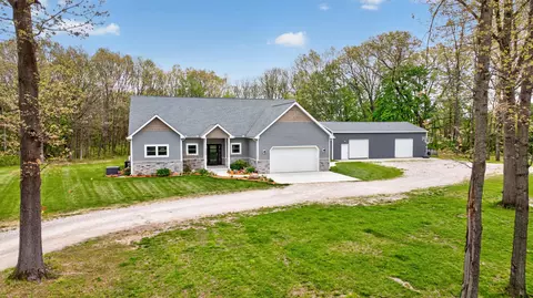 7615 Lansing Ave, Jackson, MI 49201