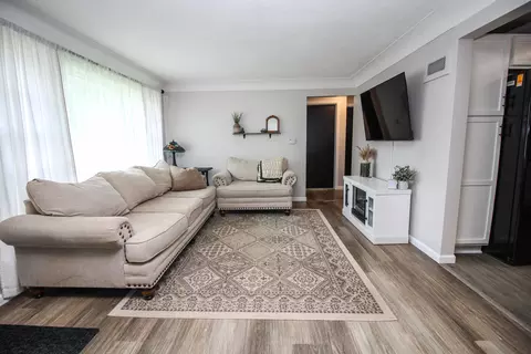 Living - 606 Millard St, Three Rivers, MI 49093 photo 2 of 2