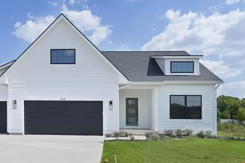 564 Sun Vale Ln, Grandville, MI 49418