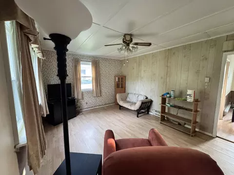 Living - 7430 Jones Rd, Jackson, MI 49201 photo 1 of 3