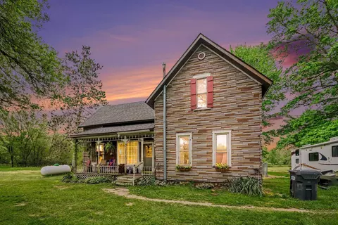 38753 Fisk Lake Rd, Paw Paw, MI 49079