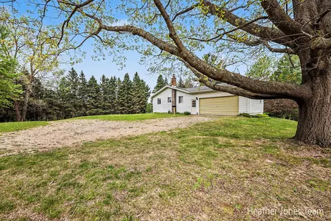 Exterior - 1320 W Stanton Rd, Stanton, MI 48888 photo 7 of 8