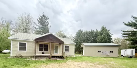 2472 W 14 Mile Rd, Bitely, MI 49309