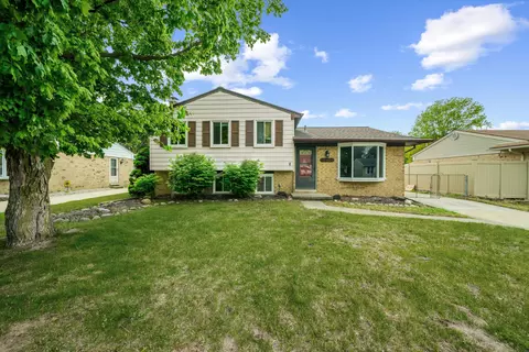 15420 Burr St, Taylor, MI 48180