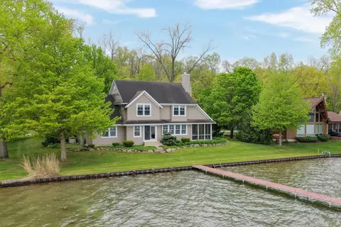 11094 Harbor Dr, Three Rivers, MI 49093