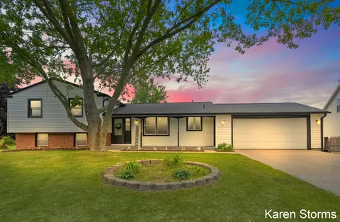 3543 N 144th Ave, Holland, MI 49424