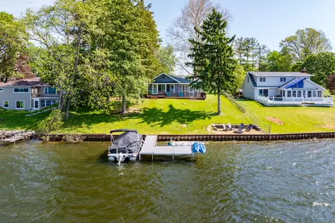 12579 Crystal Lake Dr, Cement City, MI 49233