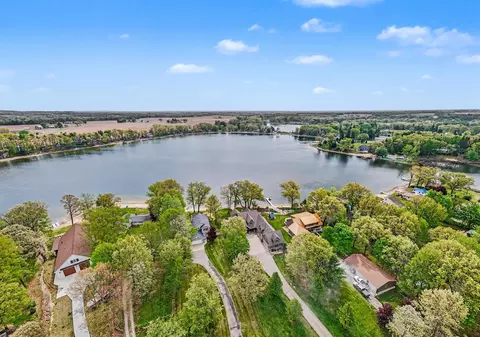 2316 W Shore Dr, Trufant, MI 49347