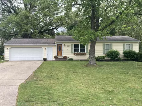 1785 Woodrun Dr SE, Lowell, MI 49331
