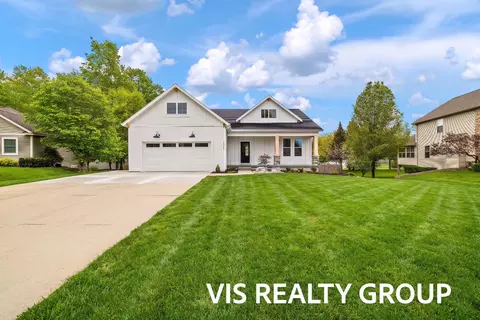 13024 Woodrush Ct, Grand Haven, MI 49417