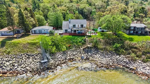3053 N Lakeshore Dr, Mears, MI 49436