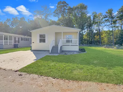 115 San Souci Dr NW, Sparta, MI 49345