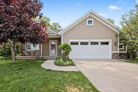 1573 Woodnymph Ct NE, Grand Rapids, MI 49505