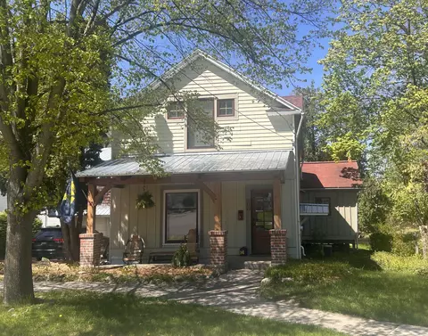 217 N Monroe St, Rockford, MI 49341