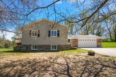 9780 Courtland Dr NE, Rockford, MI 49341