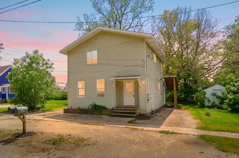 105 N George St, Decatur, MI 49045