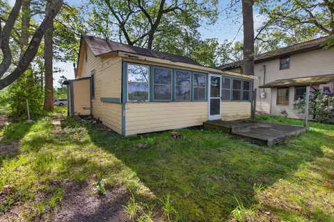 Exterior - 5036 Schrah Dr, Munith, MI 49259 photo 2 of 12