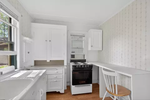 Kitchen - 5036 Schrah Dr, Munith, MI 49259 photo 3 of 4