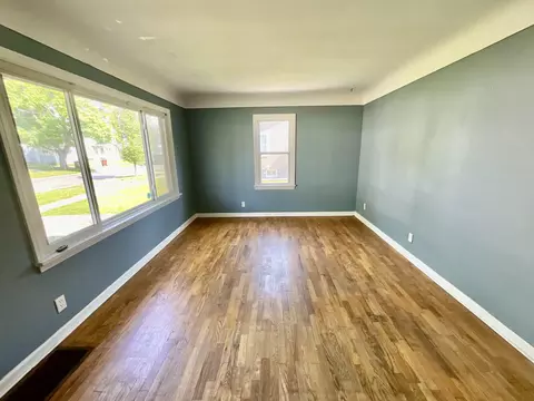 Living - 535 Orange St, Jackson, MI 49202 photo 3 of 3