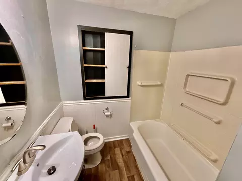 Bath - 535 Orange St, Jackson, MI 49202 photo 1 of 2