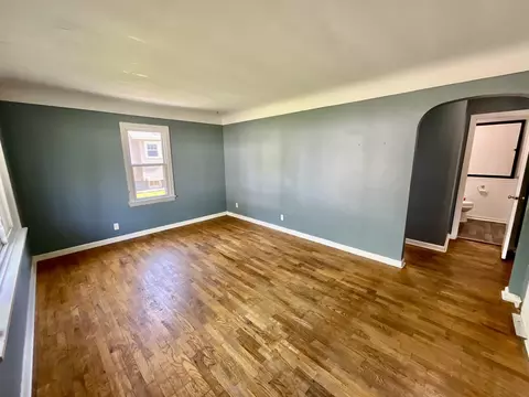 Living - 535 Orange St, Jackson, MI 49202 photo 1 of 3