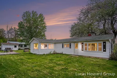 10041 Neil Dr, Six Lakes, MI 48886