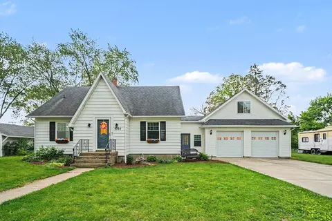 8765 Grove Ave, Berrien Springs, MI 49103