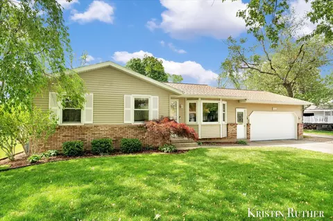 577 Port Sheldon St SW, Grandville, MI 49418