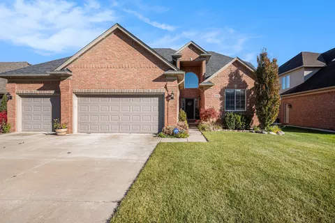 47376 Hidden Meadows Dr, Macomb, MI 48044