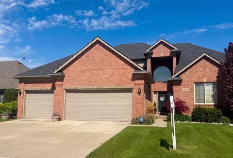 47376 Hidden Meadows Dr, Macomb, MI 48044