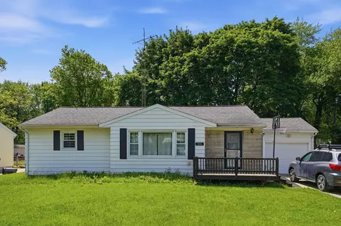 2046 Gerald St, Benton Harbor, MI 49022
