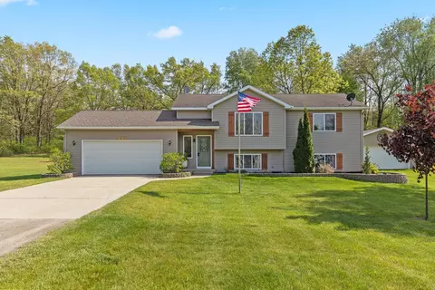 4710 Flat River Trl, Belding, MI 48809