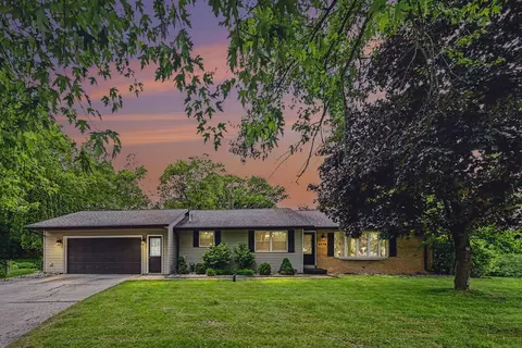Exterior - 4774 Benelux Ct, Jackson, MI 49201 photo 3 of 9