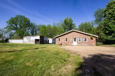 62322 Anderson Rd, Cassopolis, MI 49031