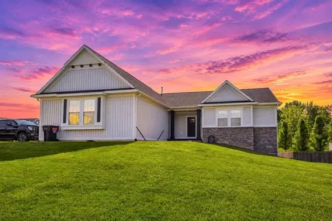 3155 Sandy Dr SW, Wyoming, MI 49418