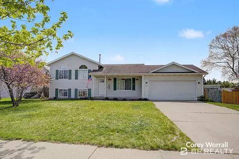 428 Sunbrook St SE, Grand Rapids, MI 49508