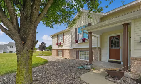 1180 Oxbow Dr, Middleville, MI 49333